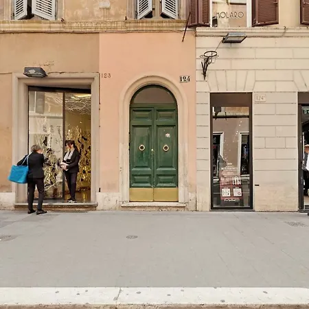 Stunning 3 Bed 3 Bath Flat 2min From Spanish Steps
